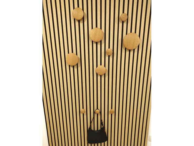 Leseni obešalniki za akustične panele - konveks