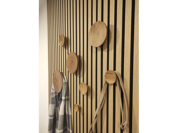 Leseni obešalniki za akustične panele