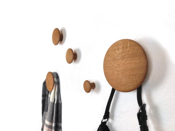 Lesen obešalnik konveksen