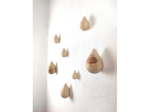 Lesen obešalnik kapljica