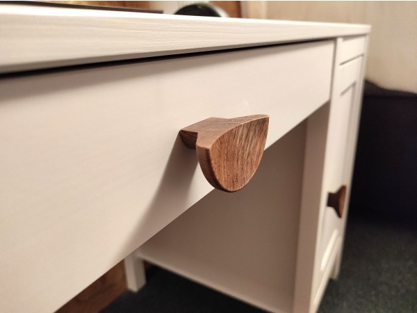 Lesen ročaj konkaven