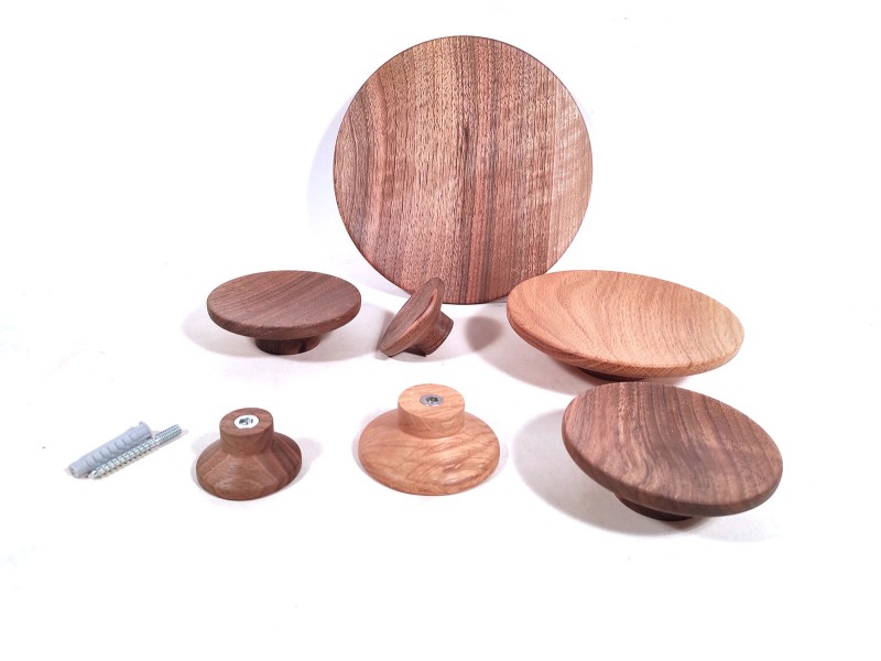 Lesen obešalnik konkaven